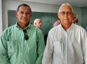 Presidente Reginaldo Ferreira (camisa verde) ao lado de seu vice, Josevaldo Matias  
