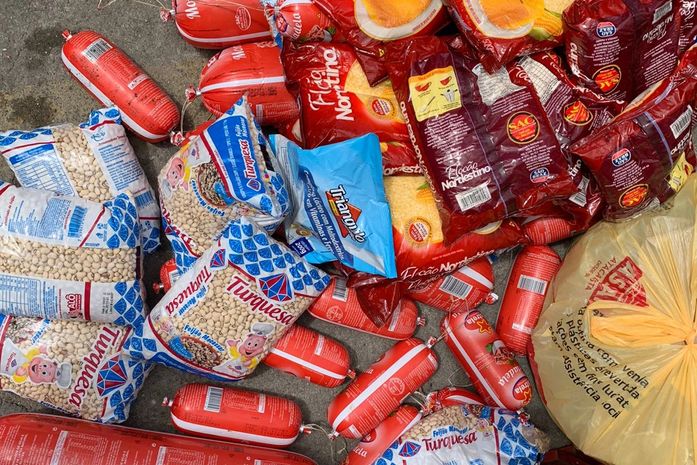 Vigilância apreende alimentos impróprios para consumo