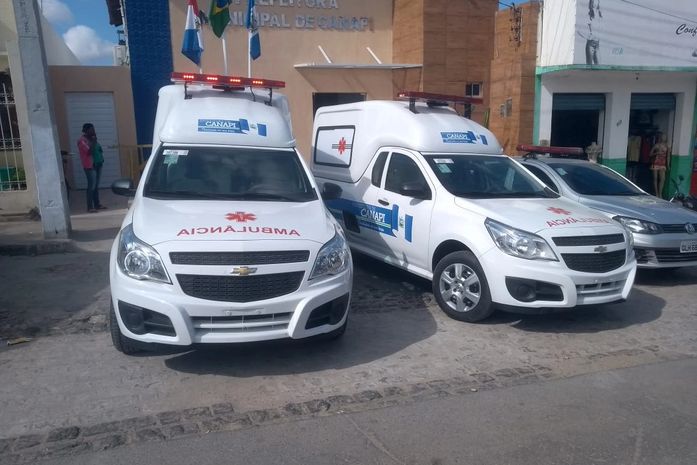 Prefeitura de Canapi: Prefeito Vinícius Lima faz entrega de mais duas Ambulâncias para a zona rural