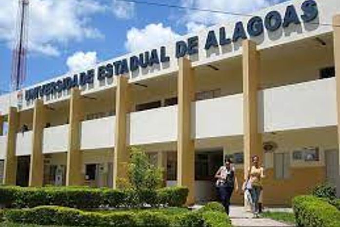 Uneal decide pelo retorno às aulas presenciais em março de 2022