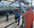 Bombeiros retiram corpo de trabalhador encontrado morto em cima de camarote de festa junina em Jaraguá