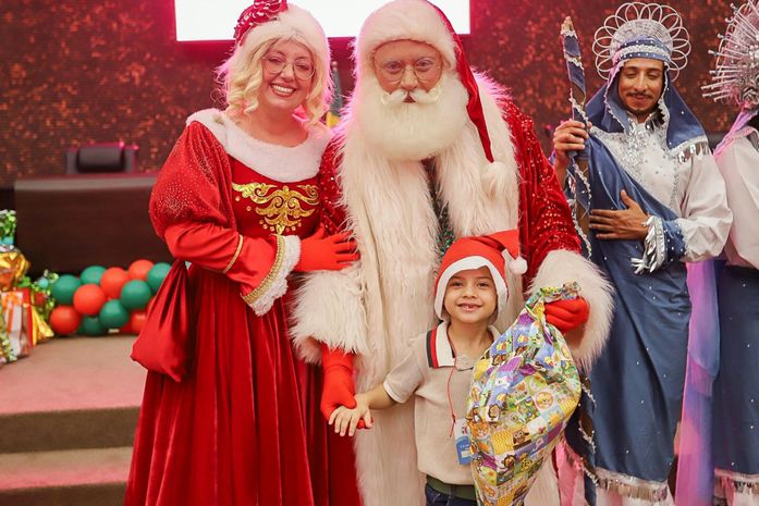 Crianças da rede estadual ganham brinquedos do projeto Natal Solidário