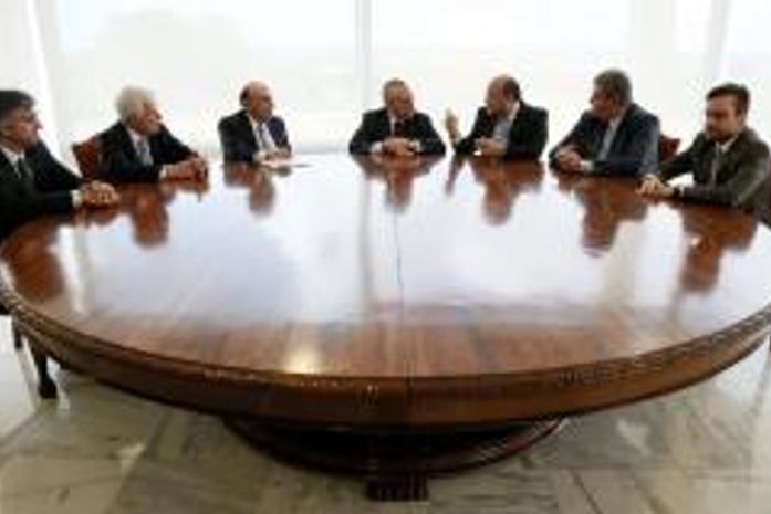 Temer, acompanhado de ministros e equipe econômica, comemora o índice da Inflação de 2017, o menor desde 1998 .