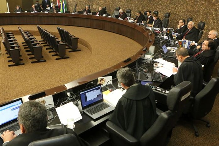 Decisão do Tribunal de Justiça afasta prefeito de Japaratinga 