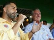Collor, o adesivo e o apoio “fake” do prefeito de Japaratinga