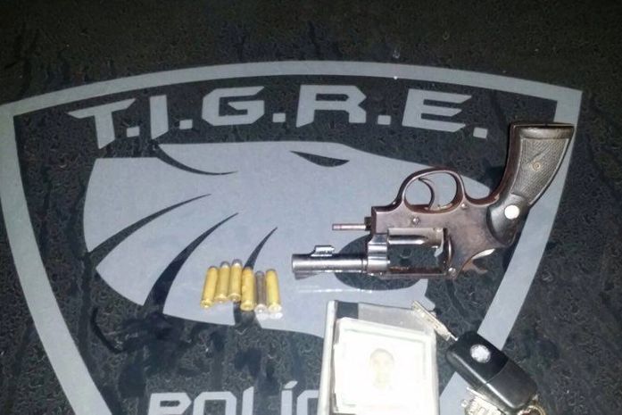 Casal é preso após roubar veículo no Conjunto José Tenório