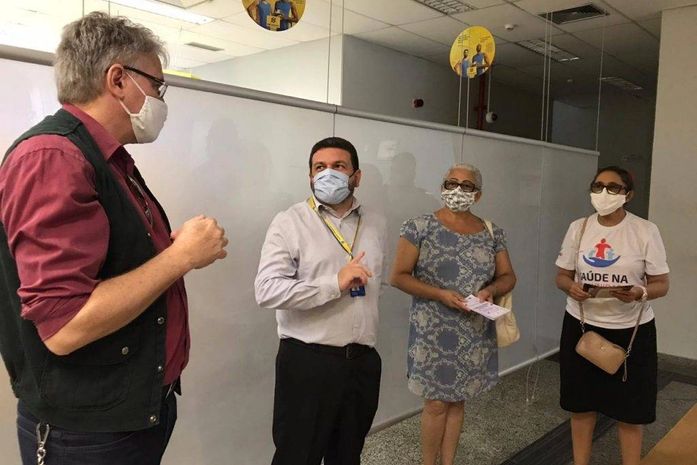 Bancos e estabelecimentos são orientados sobre o uso obrigatório de máscaras em Arapiraca