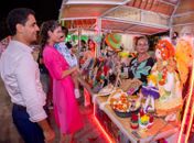 Prefeito JHC visita Vila Encantada e destaca valorização da economia criativa em datas comemorativas