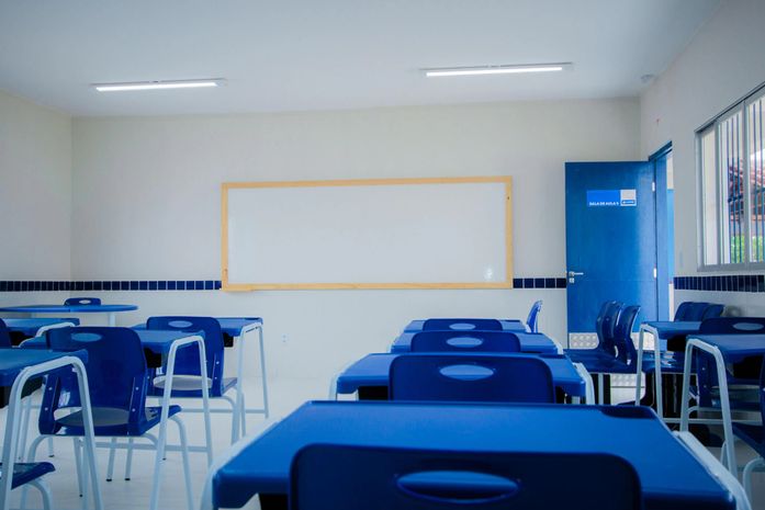 Governo entrega nova sede de escola que atende mais de 1.200 estudantes em Limoeiro de Anadia nesta quarta