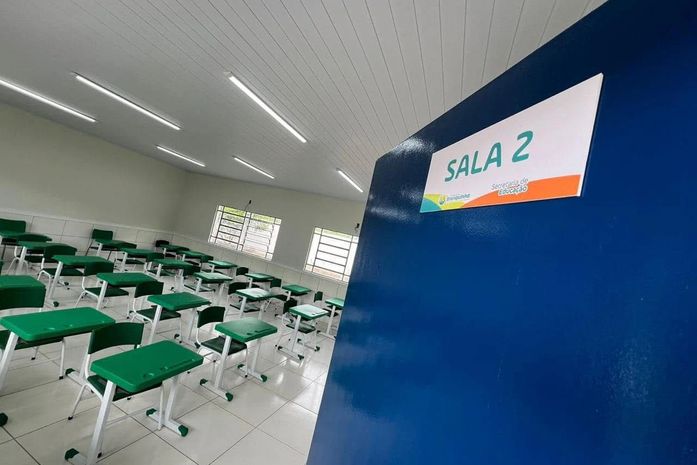 Educação de Branquinha inicia instalação de mobiliário na Escola Diógenes Batista