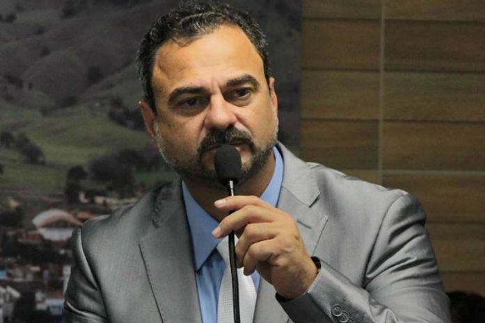 Prefeito de Maribondo é preso pela Polícia Civil por violência doméstica