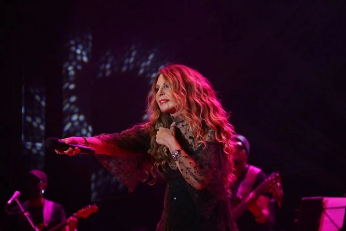 Elba Ramalho levanta o público durante inauguração do Centro de Convenções de Penedo