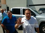 Renan Filho e Cícero Almeida chegam juntos a sede do PMDB
