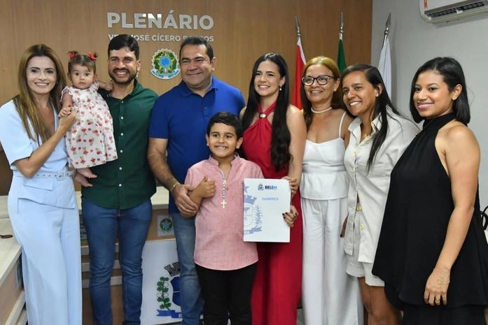 Prefeito de Belém empossa servidores concursados