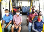 Passageiros de máscara no transporte intermunicipal