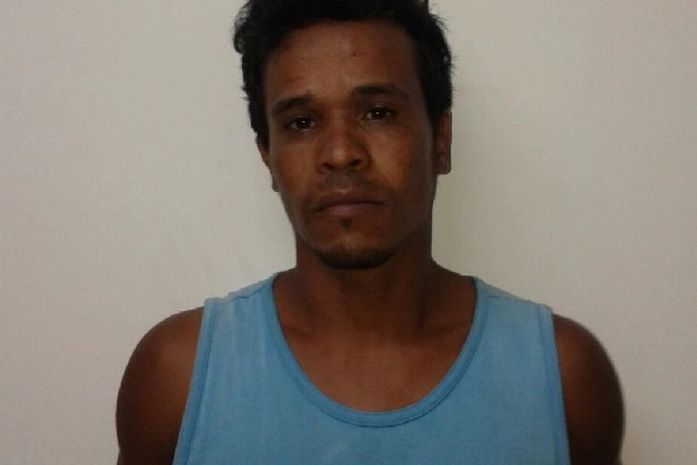 PM prende suspeito com arma de fogo durante operação em Murici