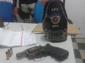 Arma foi apreendida com rapaz, após diligências numa mata