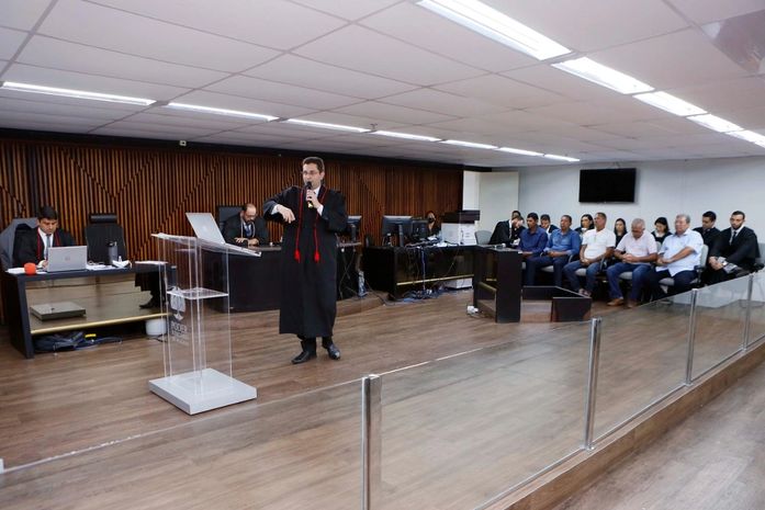 Jurados absolveram todos os réus após dois dias de julgamento. 