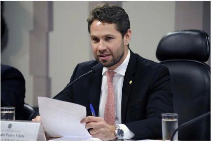 Pedro Vilela emplaca emendas na LDO que beneficiam educação, saúde, turismo e meio ambiente