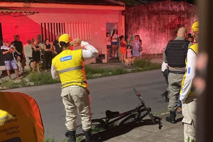 Jovem é executado com tiros na cabeça em possível retaliação entre facções no Jacintinho