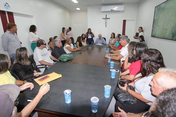 Teófilo dá posse a Conselheiros Municipais e destaca avanços na Saúde em Arapiraca