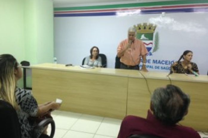 Nonô reúne equipe para discutir melhorias na saúde