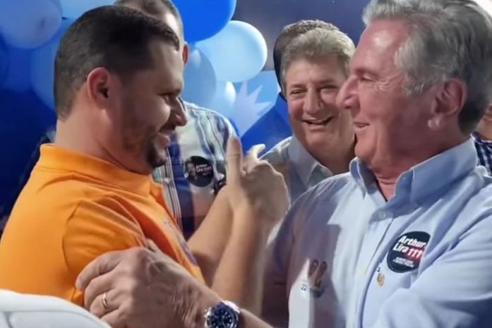 Rodrigo Cunha e Fernando Collor dividem a mesma festa política em Maceió