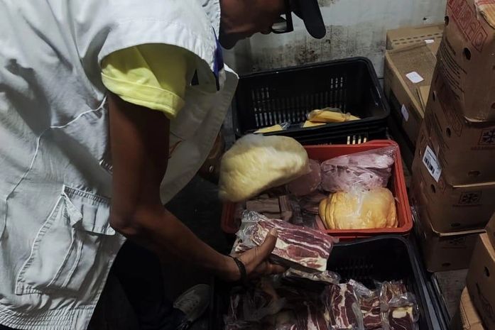 Vigilância Sanitária de Maceió apreende 100 kg de alimentos estragados em laticínio