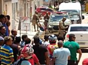 Policiais e suspeitos ficam feridos em troca de tiros após tentativa de assalto