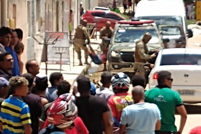 Policiais e suspeitos ficam feridos em troca de tiros após tentativa de assalto