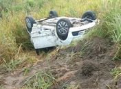 Veículo sai da pista e capota na AL-105, em Porto Calvo