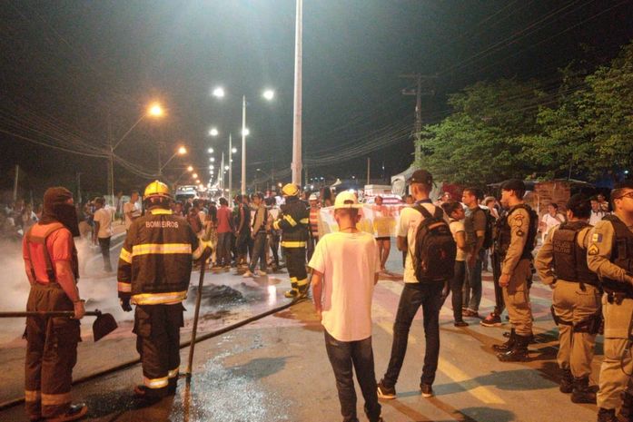 Segundo estudante, transporte escolar foi retirado sem nenhum aviso prévio.