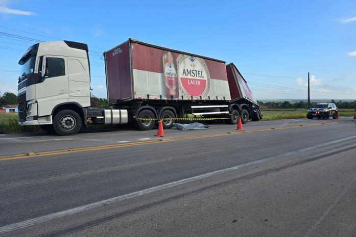 Pedestre morre após ser atropelado por carreta na BR-101, em Junqueiro