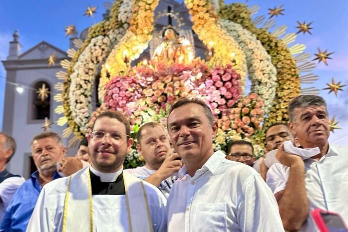 Com grande procissão, Anadia encerra festividades em honra à padroeira Nossa Senhora da Piedade