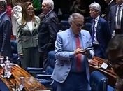 Cada vez mais à vontade em Brasília, JC sinais de que não desistiu de 2026