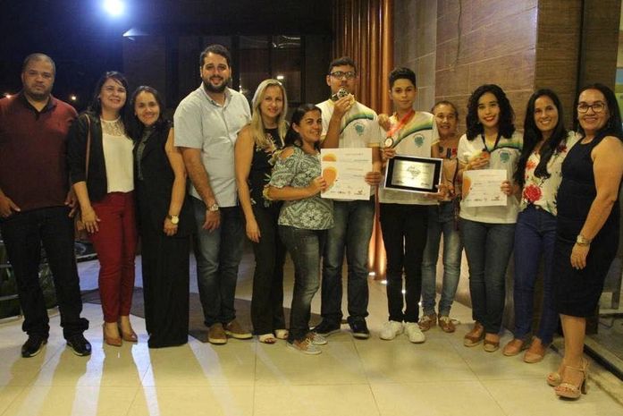 Alunos de Santana do Mundaú recebem medalhas por destaque na Olimpíada Brasileira de Física