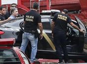 Garotinho deixa quartel dos Bombeiros rumo a presídio em Benfica