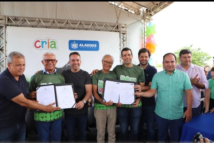 Impressionante! Em pouco menos de 3 meses de mandato, prefeito de Estrela de Alagoas, Roberto Wanderley, inicia as obras de uma importante escola para o município