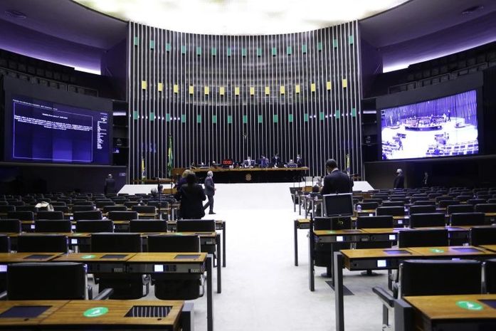 Participação do setor privado no Plano Nacional de Imunização recebe críticas da oposição