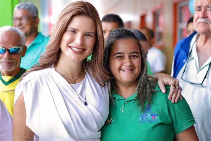 Prefeita Ceci anuncia pagamento antecipado dos servidores e reajuste para a Educação de Atalaia