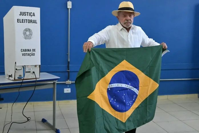 Lula votou na manhã deste domingo (4) no ABC Paulista