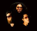 Os Fugitivos flutuam em nova fase experimental e lançam Tanto Faz, single que une referências do R&B e pop
