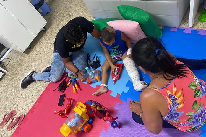 Brinquedoteca do Hospital do Agreste promove oficinas em homenagem ao Dia dos Povos Indígenas