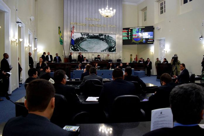 Plenário durante apreciação dos vetos