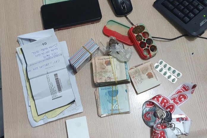 Homem é preso no Estádio Rei Pelé com 18 cartões de crédito, drogas e cerca de R$ 12 mil em espécie