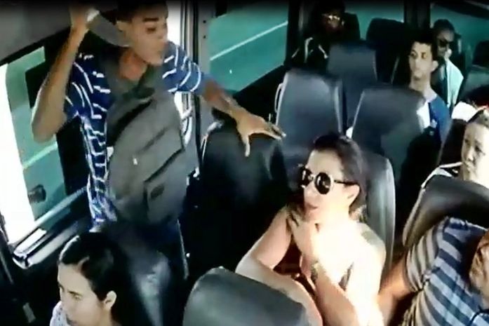 Assalto a van de transporte alternativo