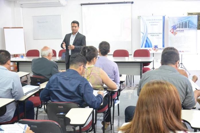 Controle Interno: Escola de Contas do TCE realiza curso sobre Contratações Públicas