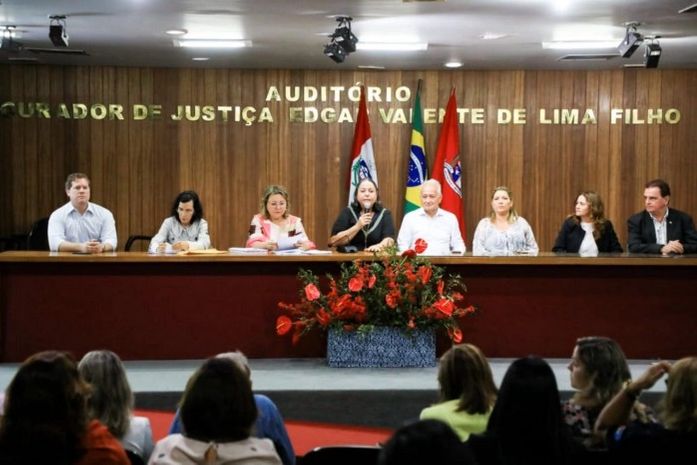 Tereza Nelma protagoniza luta pelo Conselho Nacional da Pessoa Idosa