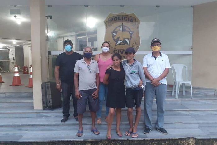 Secretaria da Mulher de São Miguel dos Campos leva mulher desaparecida de volta para casa