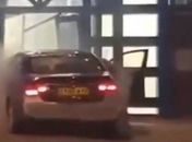 Homem joga carro contra delegacia após ser multado em R$ 70 mil por violação da quarentena da Covid-19